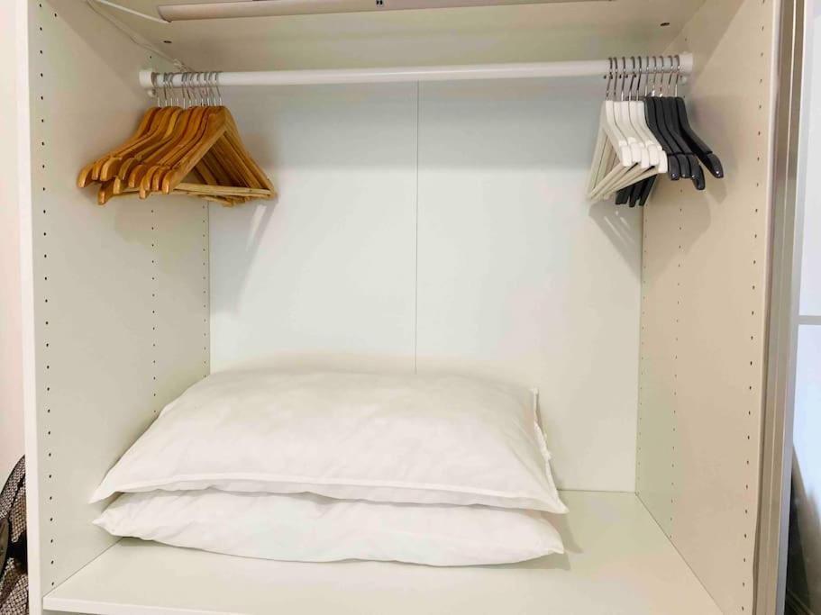 Cosy 1-Bed Flat 30Min To Central London & Parking Buitenkant foto