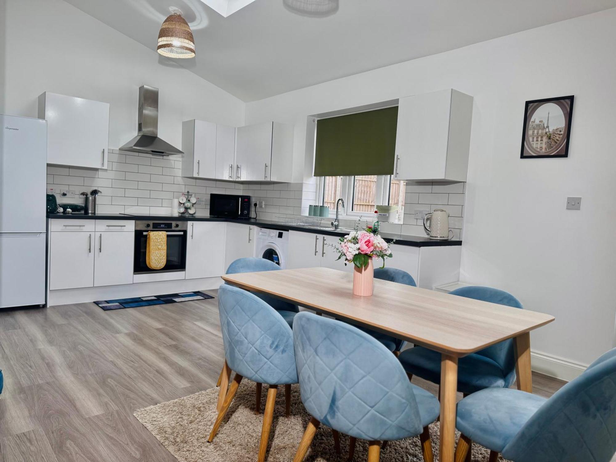 Cosy 1-Bed Flat 30Min To Central London & Parking Buitenkant foto