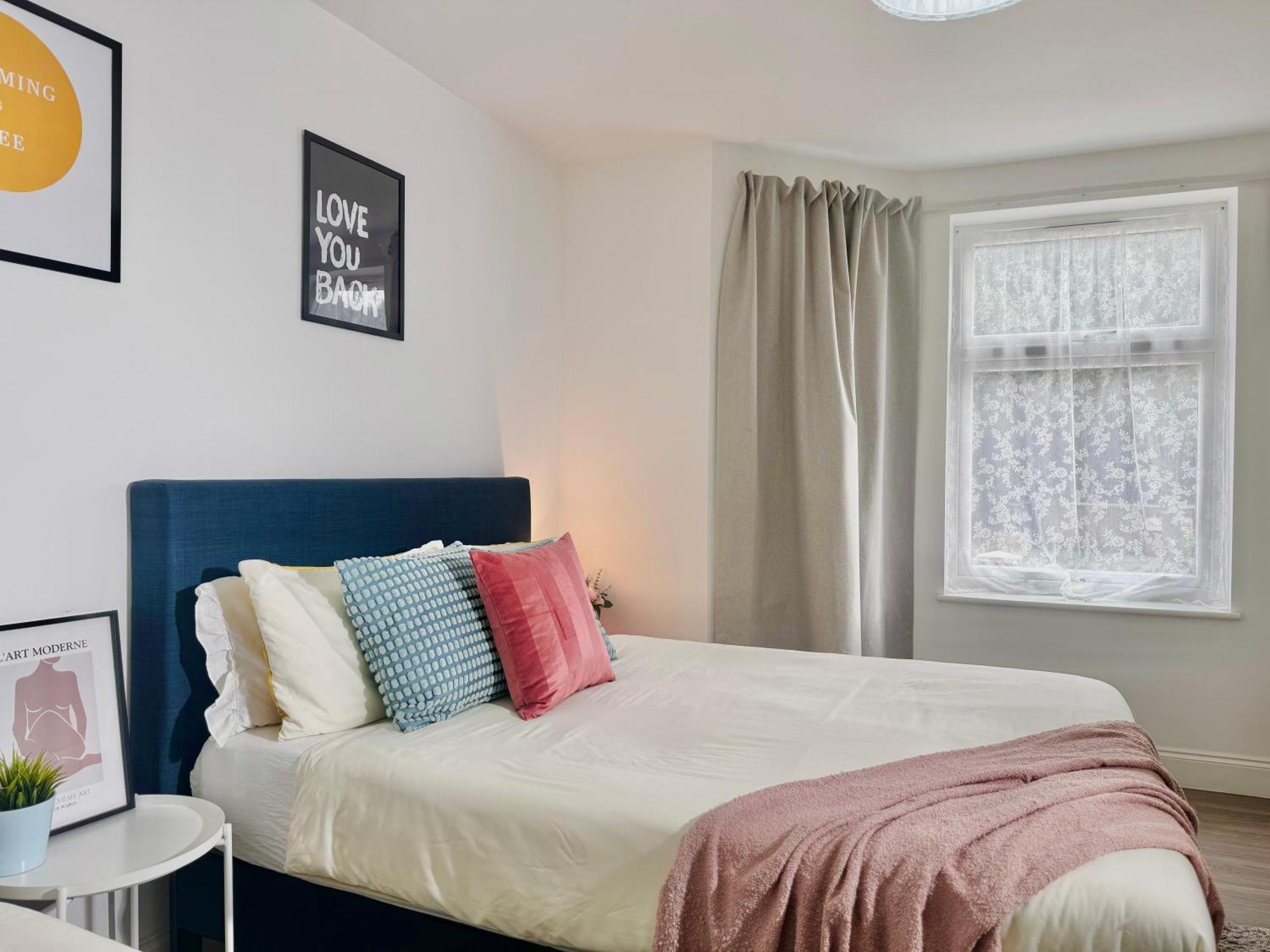 Cosy 1-Bed Flat 30Min To Central London & Parking Buitenkant foto