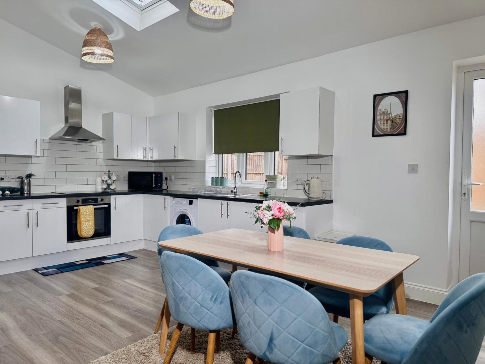 Cosy 1-Bed Flat 30Min To Central London & Parking Buitenkant foto