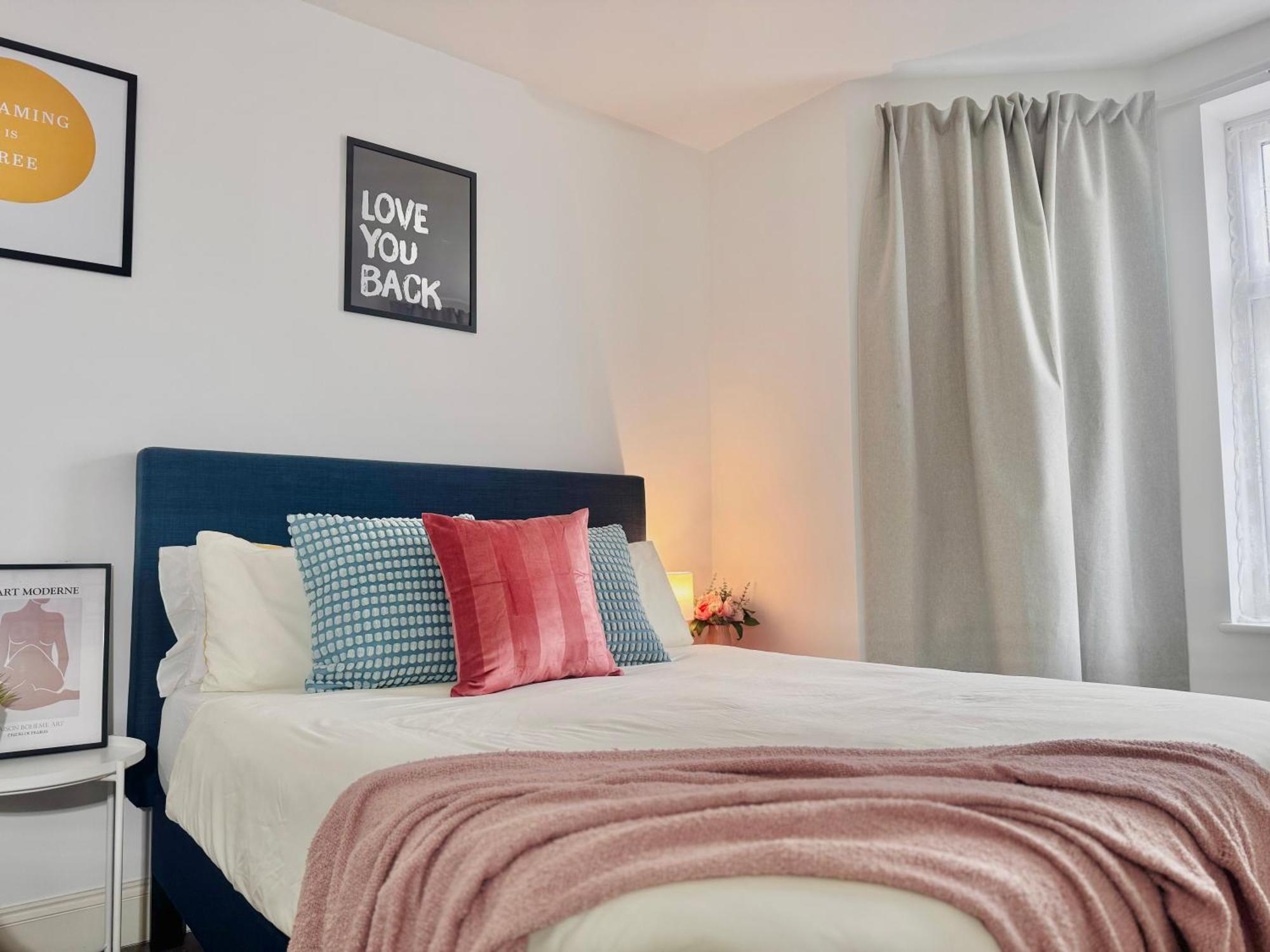 Cosy 1-Bed Flat 30Min To Central London & Parking Buitenkant foto