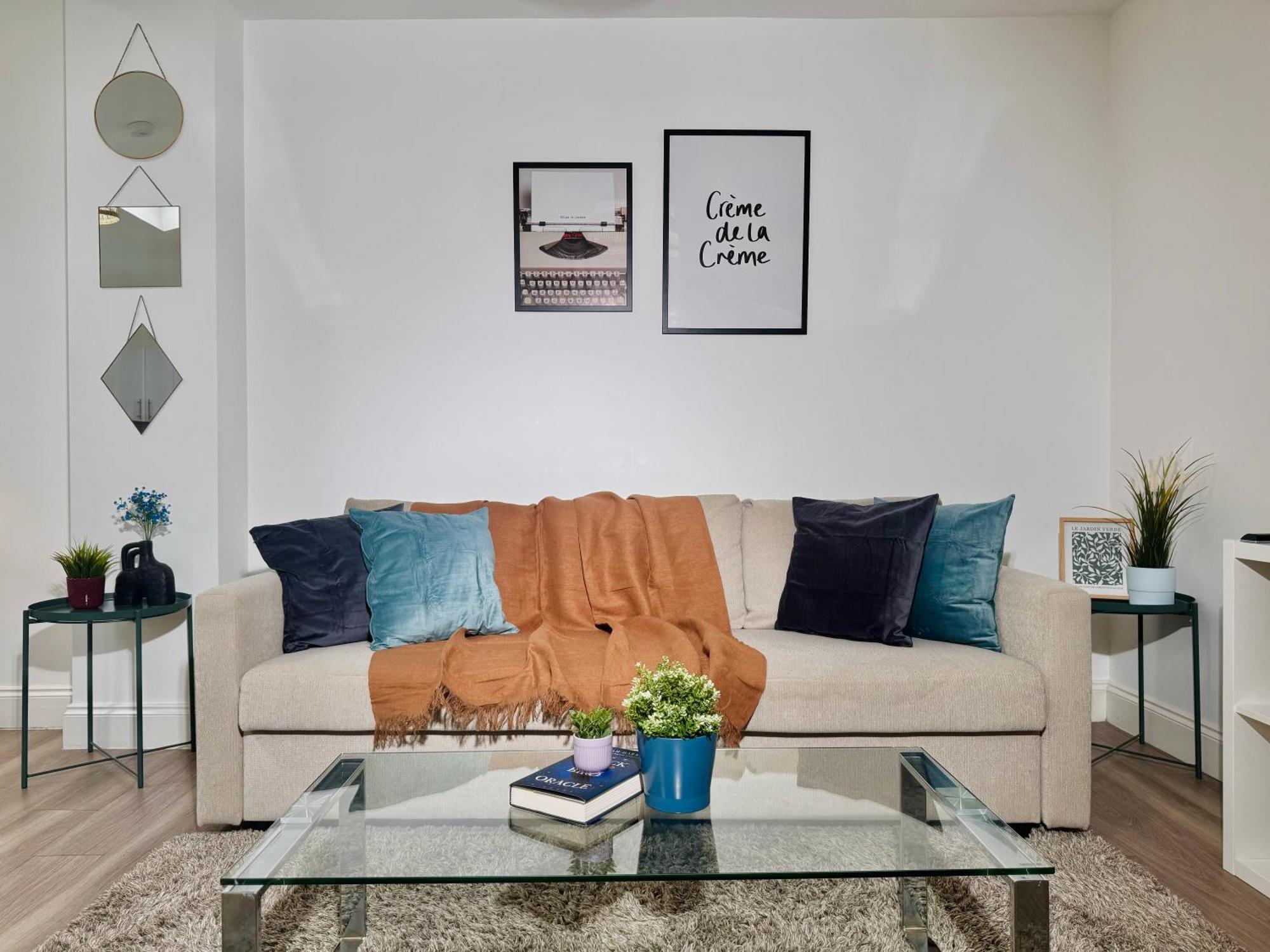 Cosy 1-Bed Flat 30Min To Central London & Parking Buitenkant foto